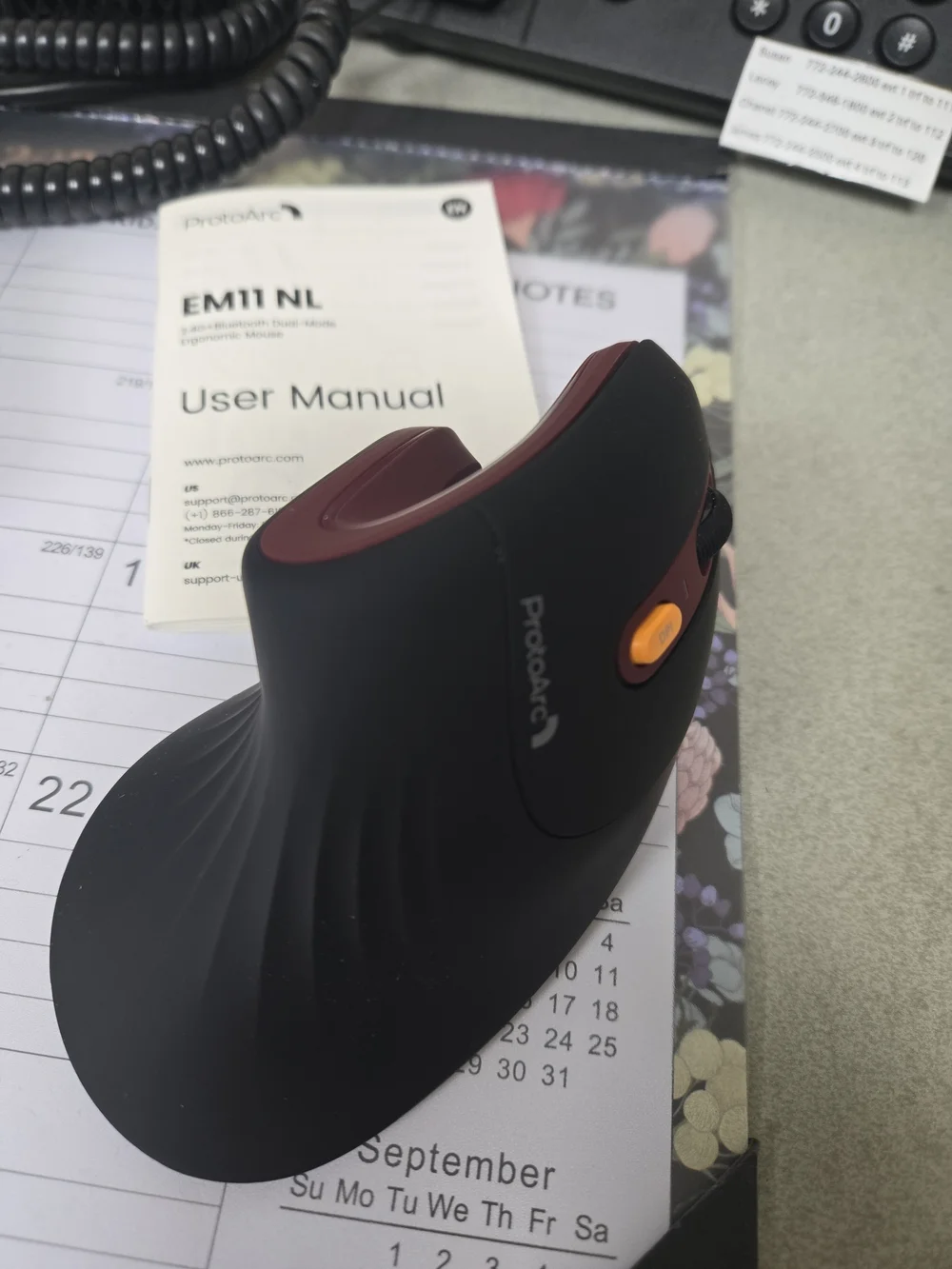 EM11 NL Ergonomic Vertical Mouse — Wine Red